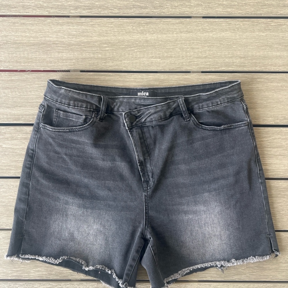 Black Crossover Waist Washed Denim  Shorts Size 14/1X High Rise Raw Hem Trendy